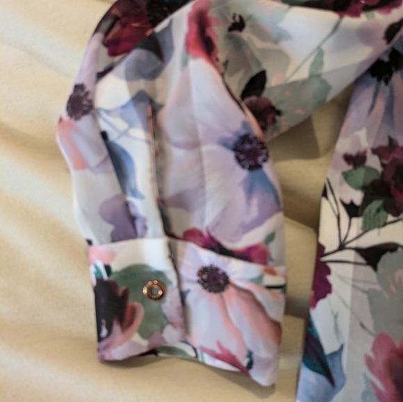 T Tahari Floral Stripe Snap Front Blouse Satin M - Picture 9 of 14